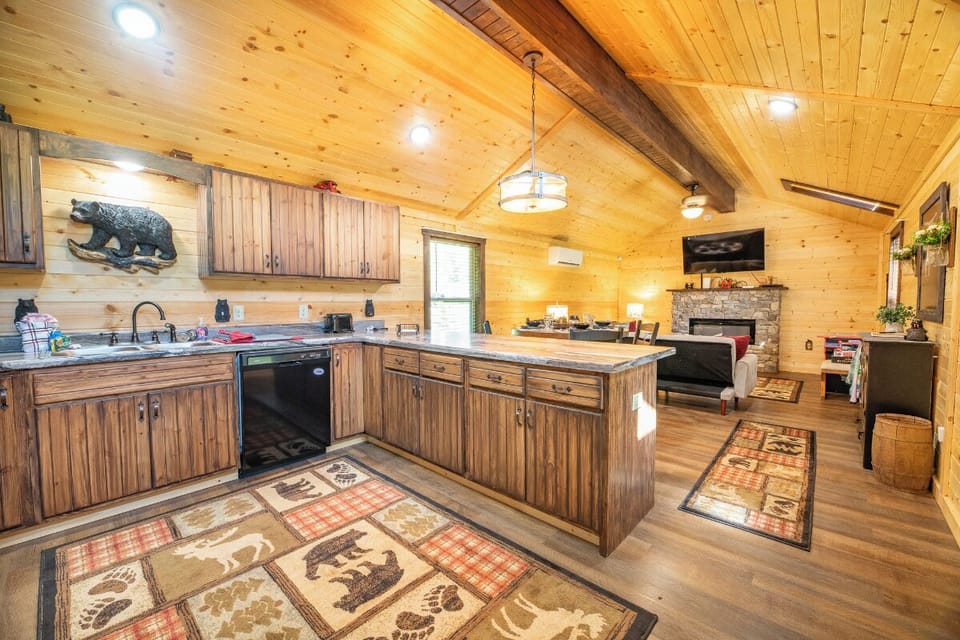 Tennessee Dream's fully equipped kitchen
