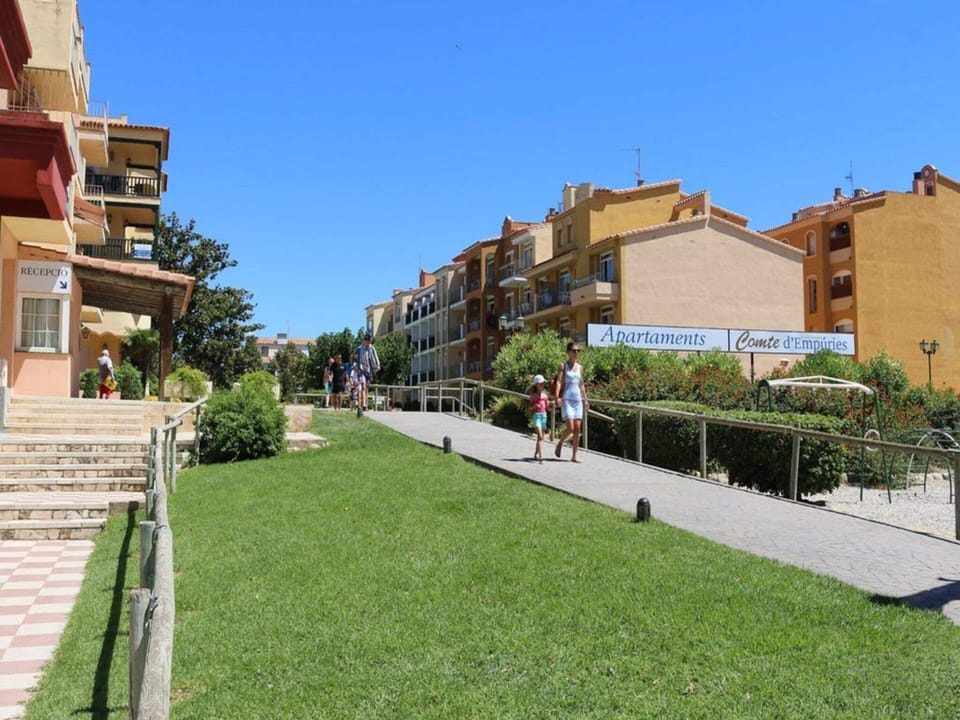 Apartment | Garden