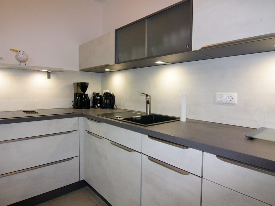 Apartment | Private kitchen | Electric kettle, toaster