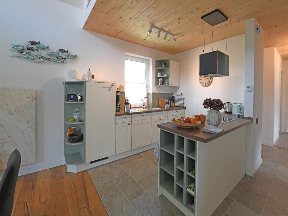 House | Private kitchen | Electric kettle, toaster, highchair