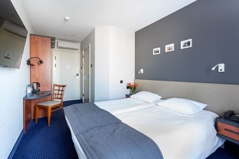 Double Room | Desk, laptop workspace, WiFi (free), bed sheets