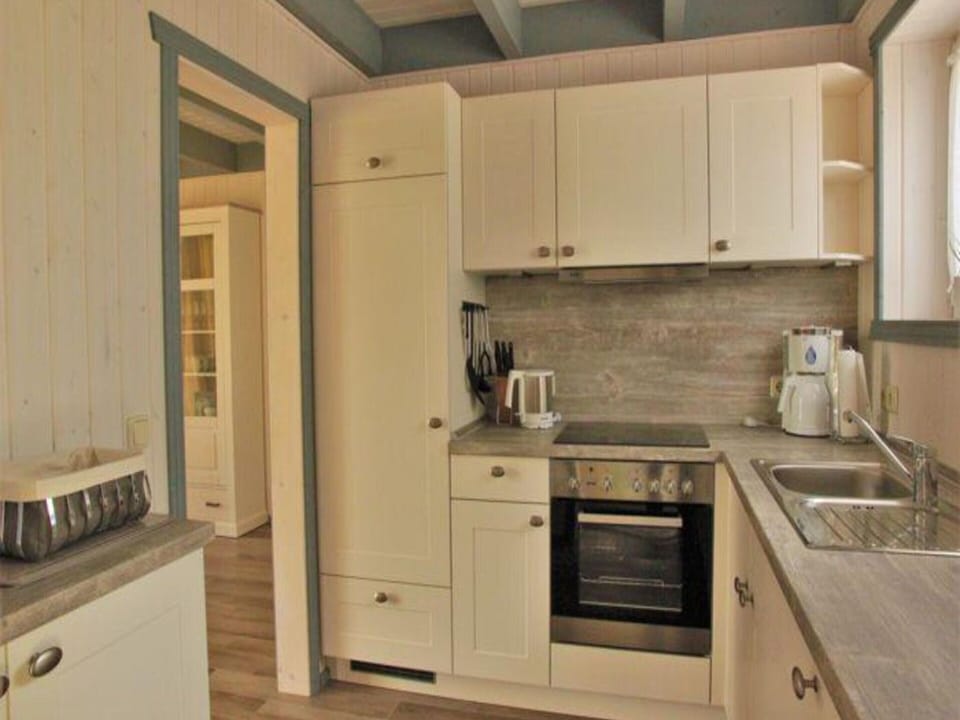 House | Private kitchen | Electric kettle, toaster