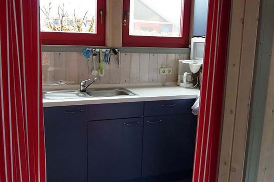 House | Private kitchen | Electric kettle, toaster, highchair