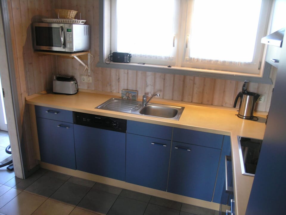House | Private kitchen | Electric kettle, toaster