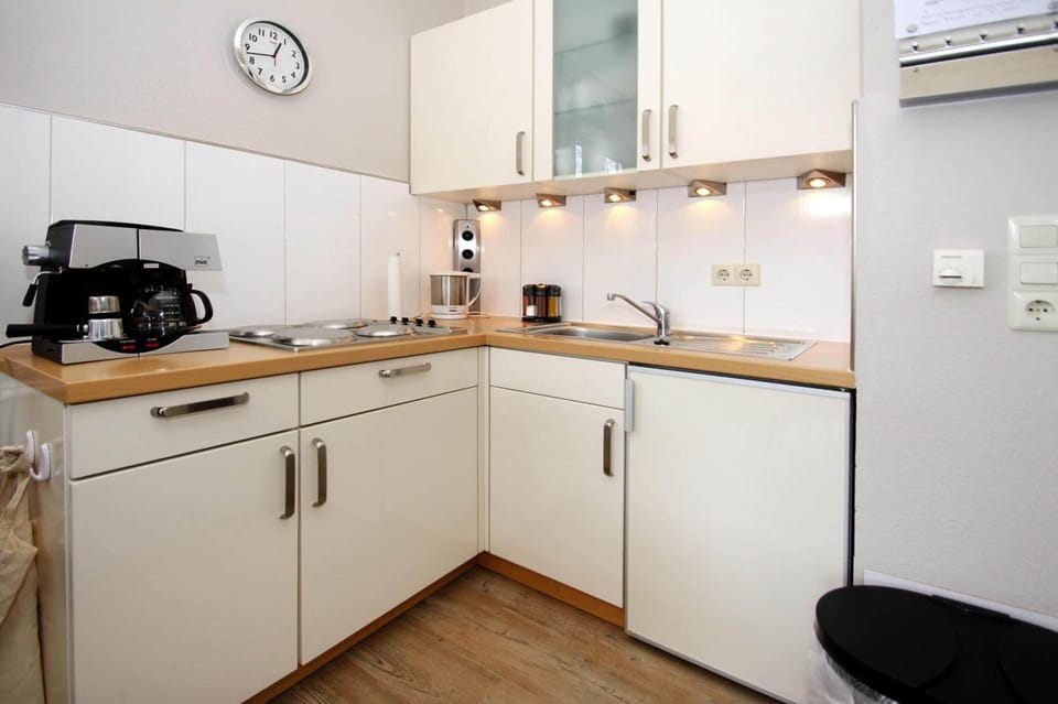 Apartment | Private kitchen | Electric kettle, toaster, highchair