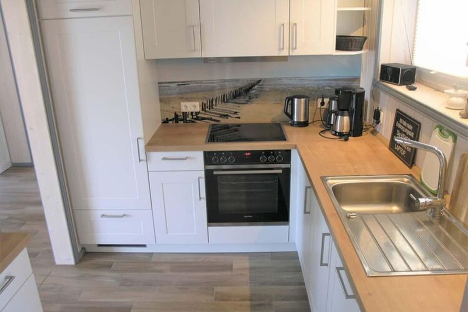 House | Private kitchen | Electric kettle, toaster, highchair