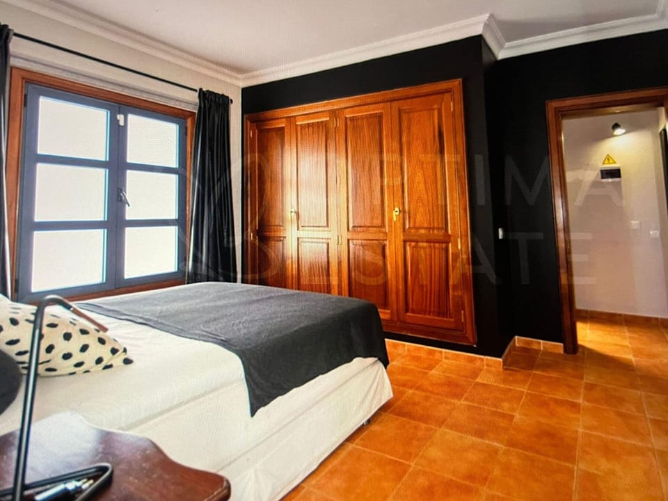 House | 3 bedrooms, individually furnished, bed sheets