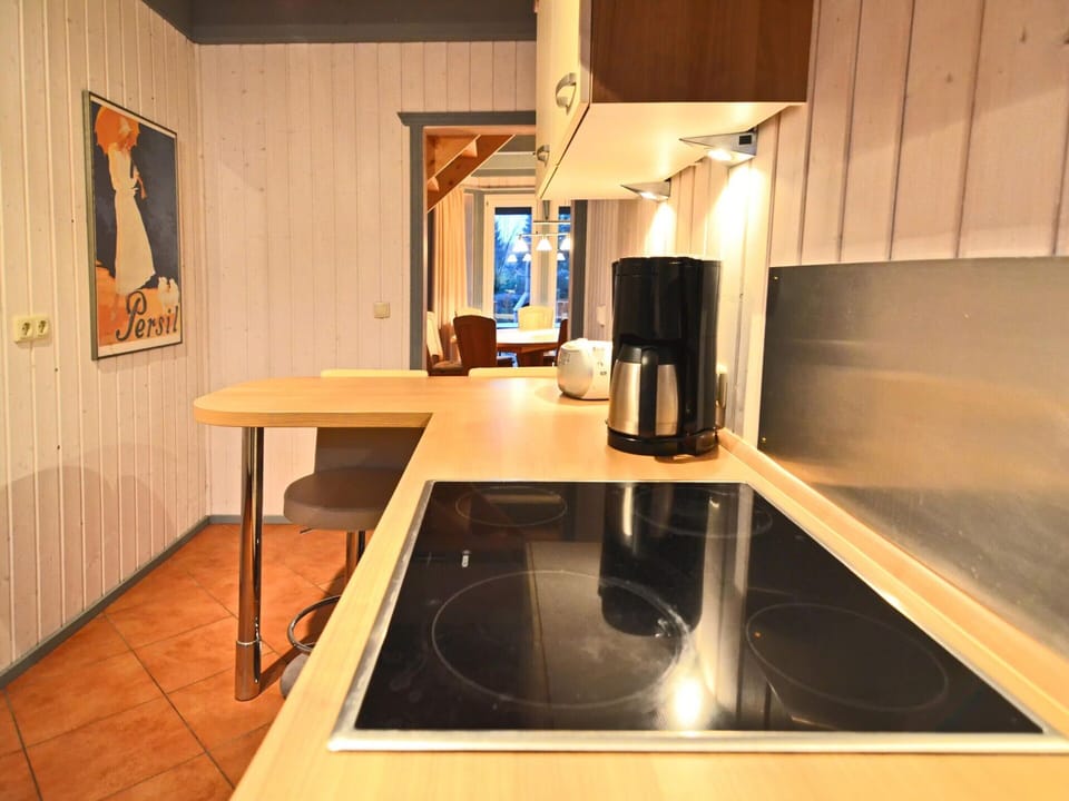 House | Private kitchen | Electric kettle, toaster, highchair