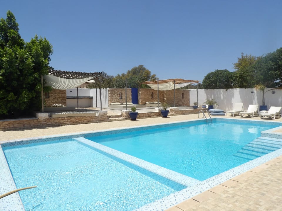 Swimming pool