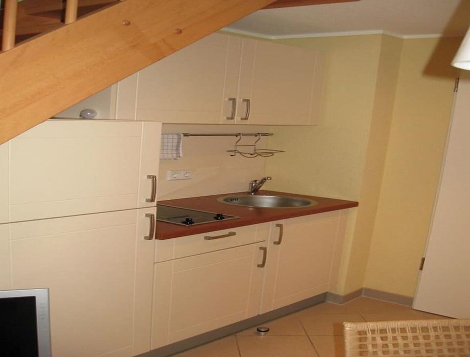 Apartment | Private kitchen | Electric kettle, toaster, highchair