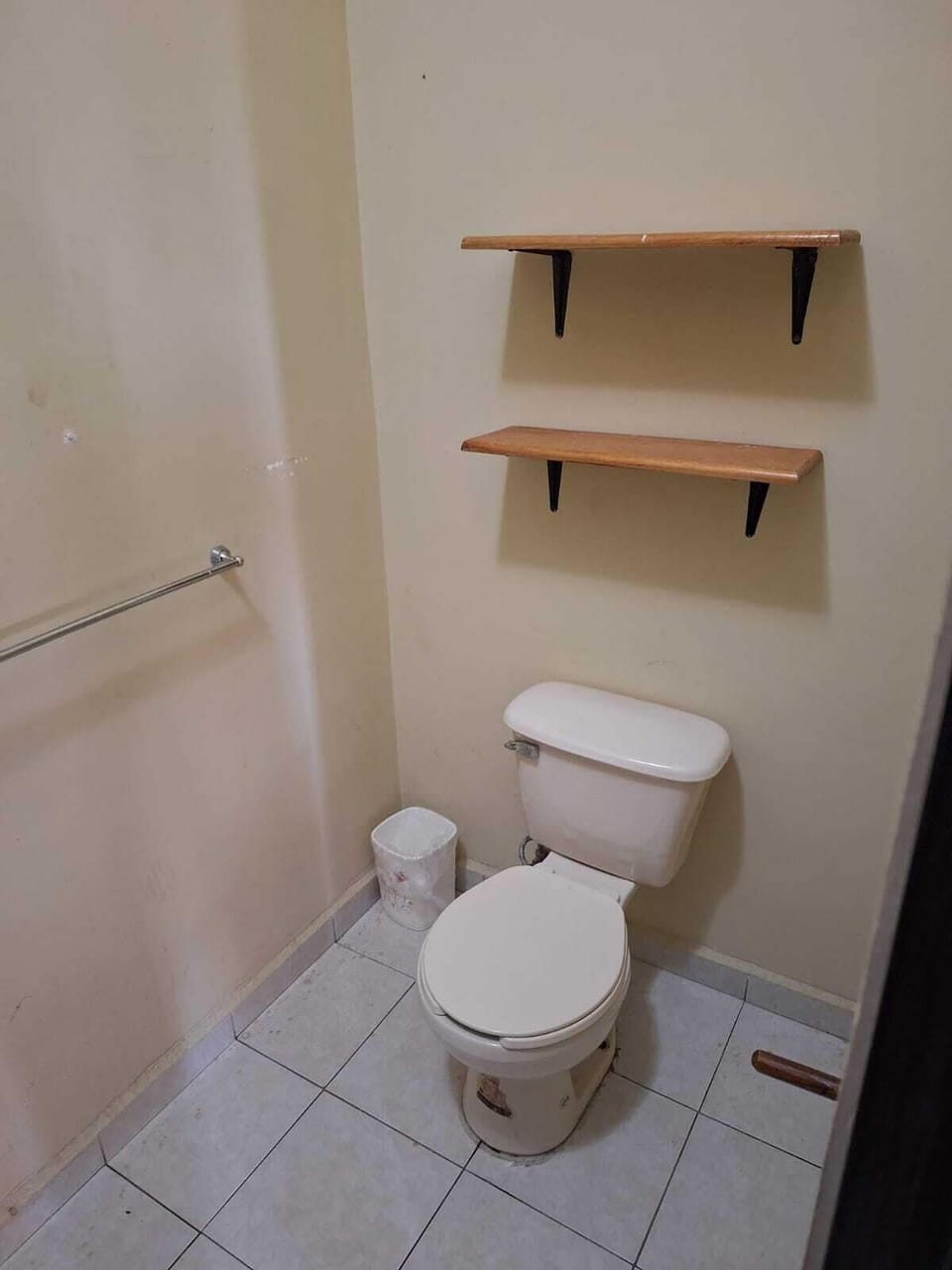 Basic Single Room, Balcony, Courtyard View | Bathroom | Shower, towels, soap, shampoo