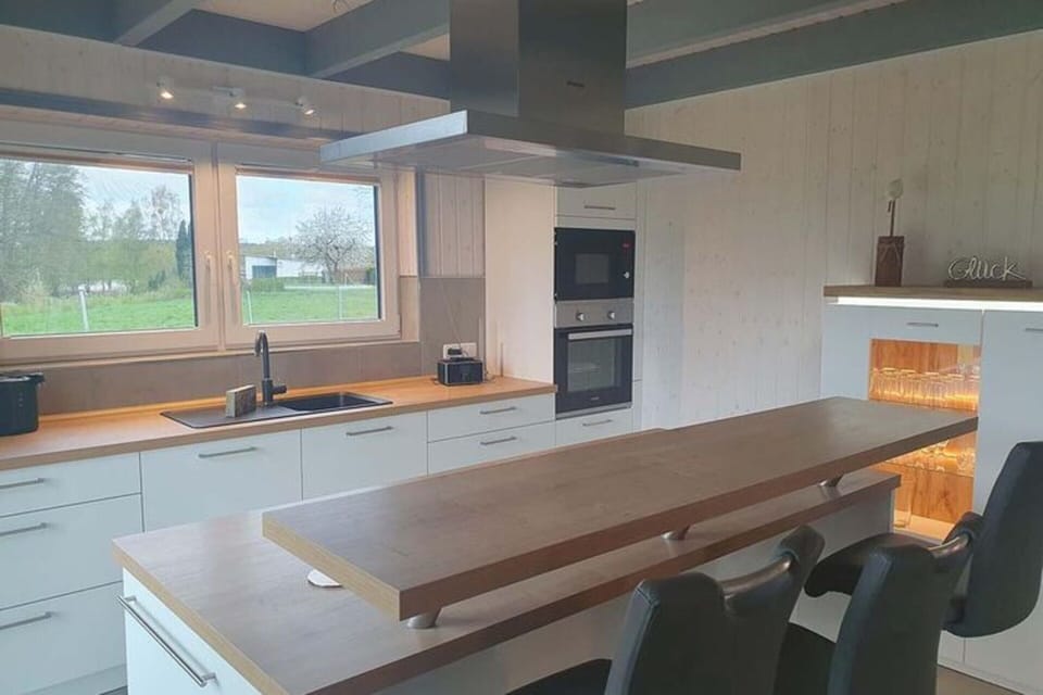 House | Private kitchen | Electric kettle, toaster, highchair