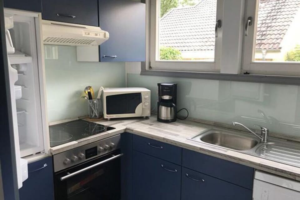 House | Private kitchen | Electric kettle, toaster, highchair