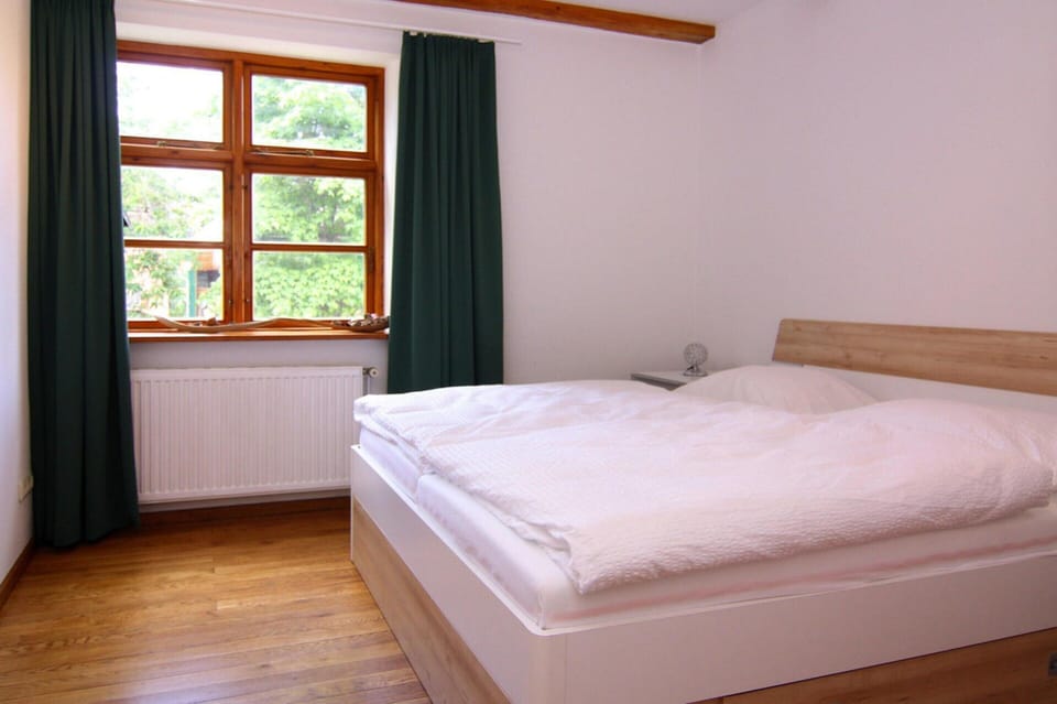 House | 5 bedrooms, individually furnished