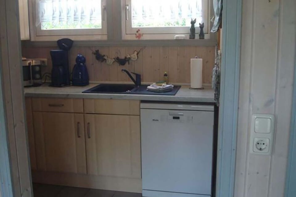 House | Private kitchen | Electric kettle, toaster, highchair