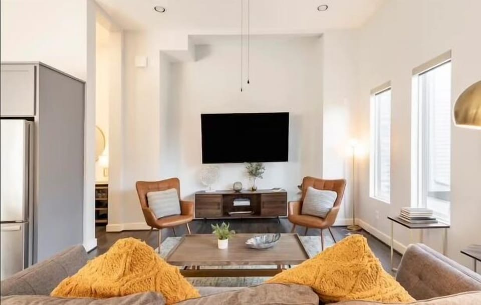 Indoors, Home Decor, Furniture, Living Room, Screen