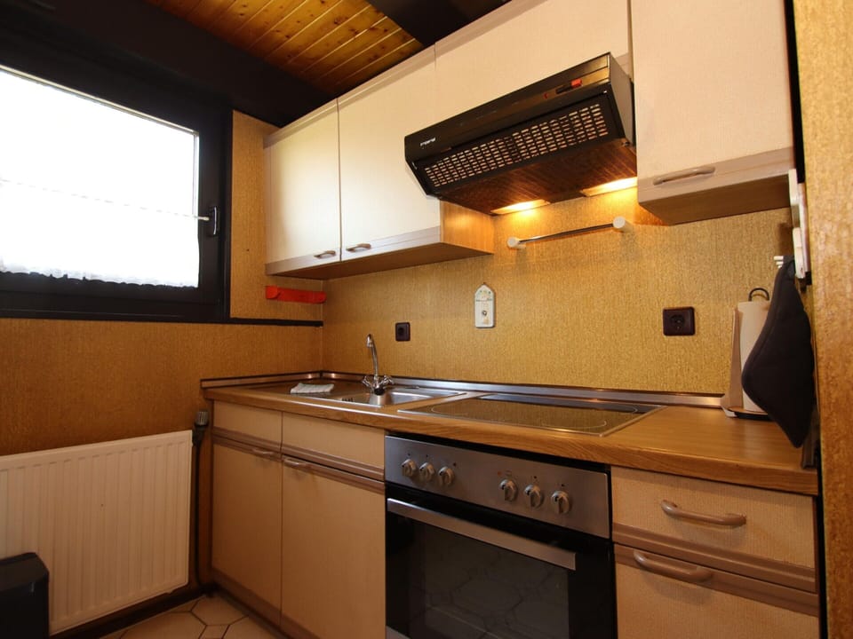 House | Private kitchen | Electric kettle, highchair