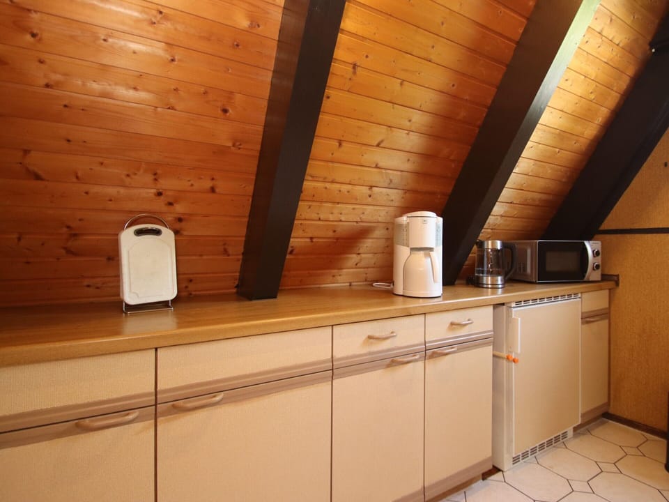 House | Private kitchen | Electric kettle, highchair