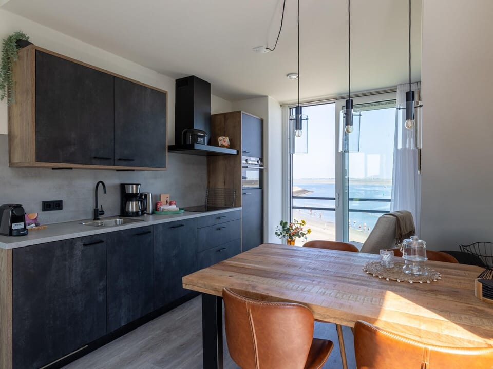 Apartment | Private kitchen | Electric kettle, toaster, cookware/dishes/utensils