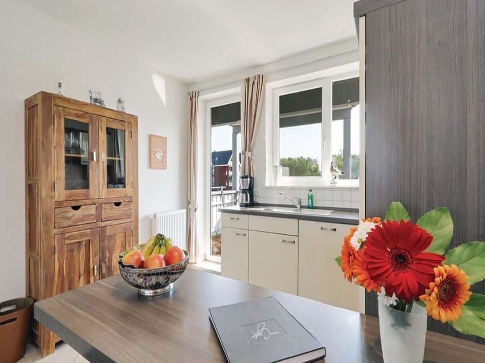 Apartment | Dining