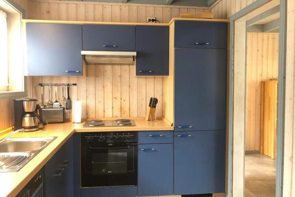 House | Private kitchen | Electric kettle, toaster, highchair