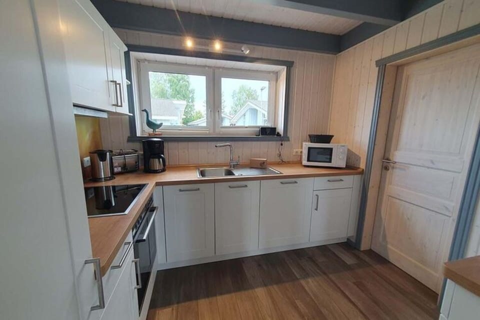 House | Private kitchen | Electric kettle, toaster, highchair