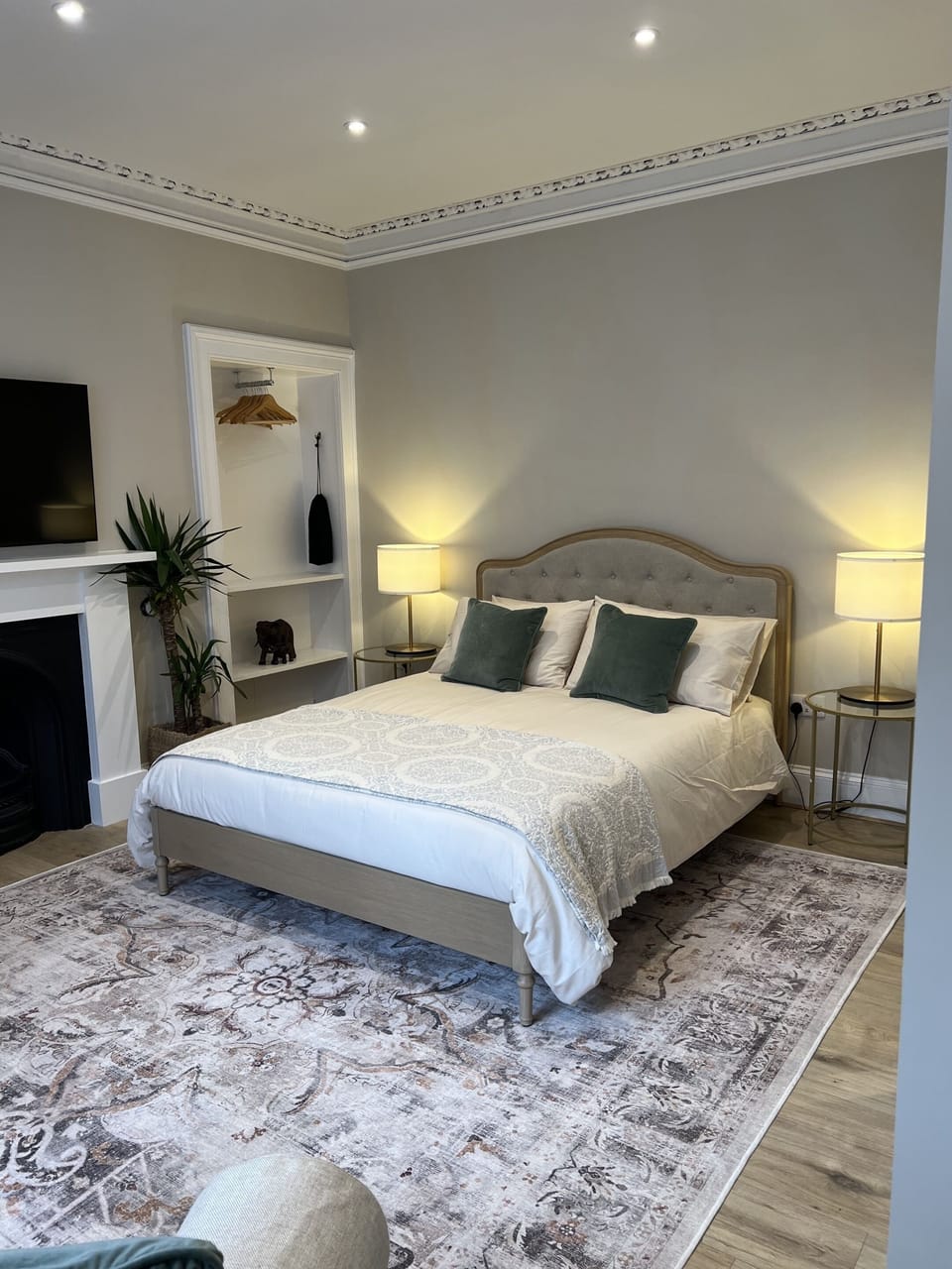 Superior Double Room, Ensuite | Desk, laptop workspace, free WiFi