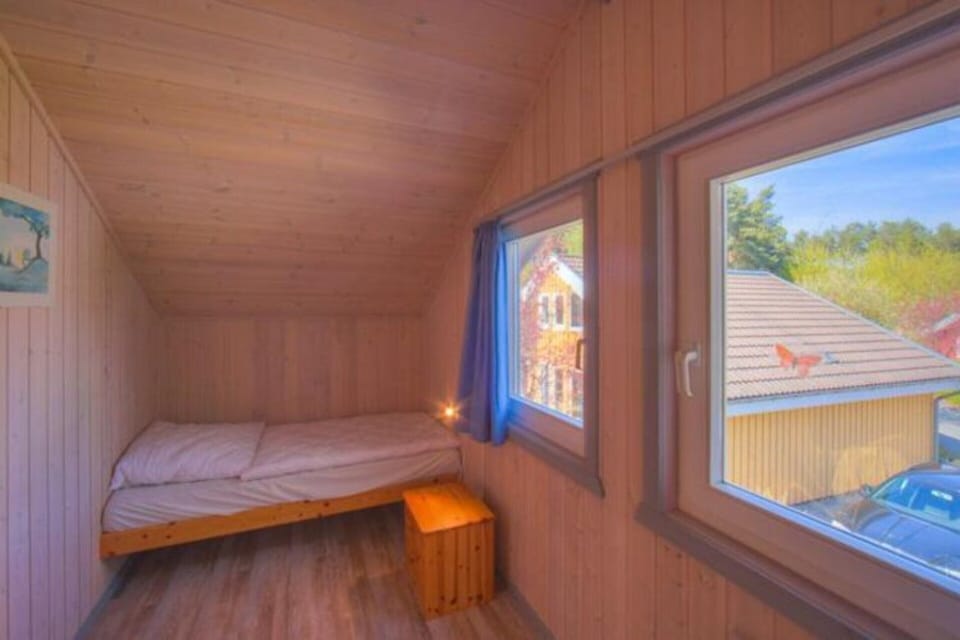 House | 3 bedrooms, individually furnished