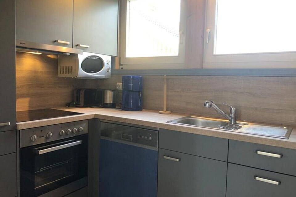 House | Private kitchen | Electric kettle, toaster, highchair