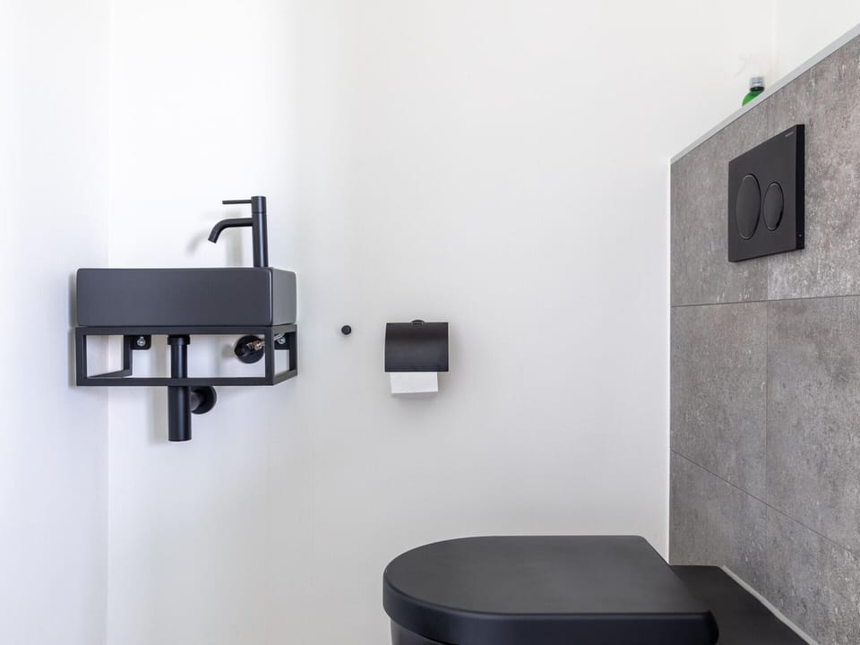 House | Bathroom
