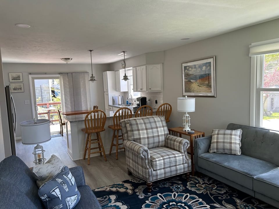 Living Room/Kitchen