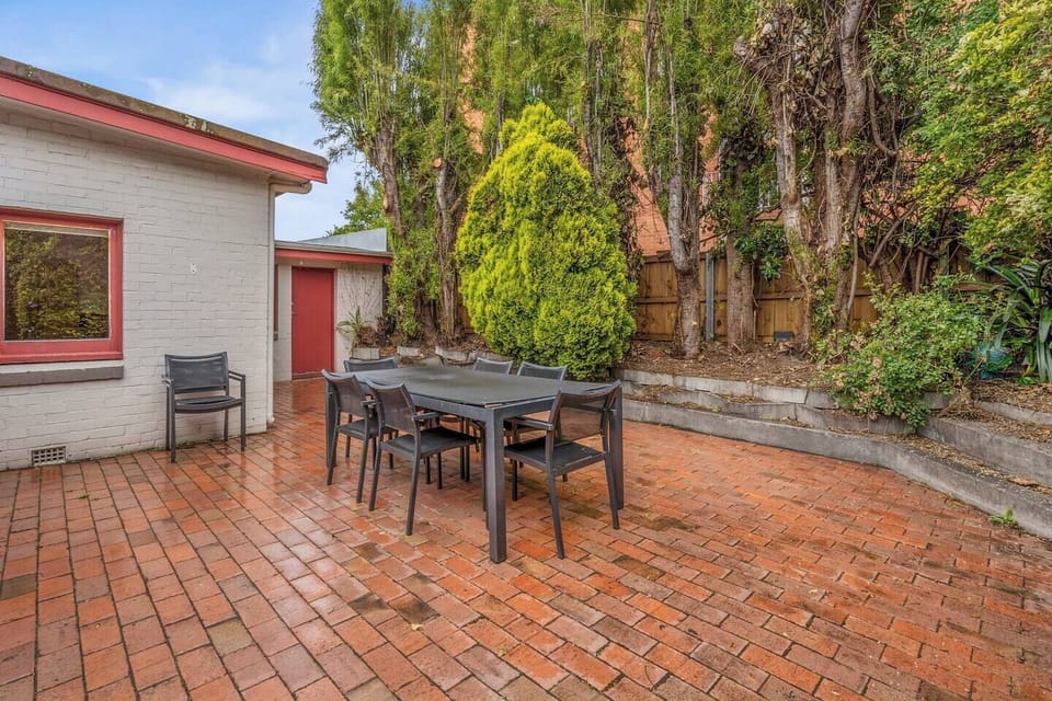 Make your way out to the private patio to enjoy alfresco meals as a group.