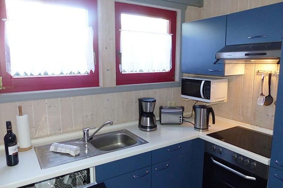 House | Private kitchen | Electric kettle, toaster, highchair