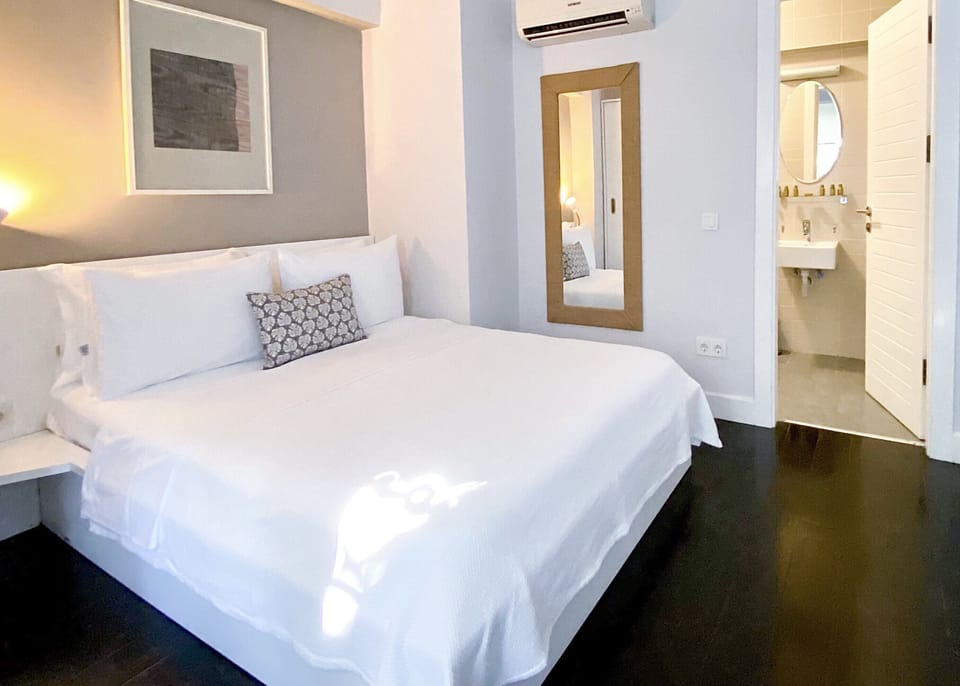 Triple Room | Premium bedding, minibar, individually decorated, free WiFi