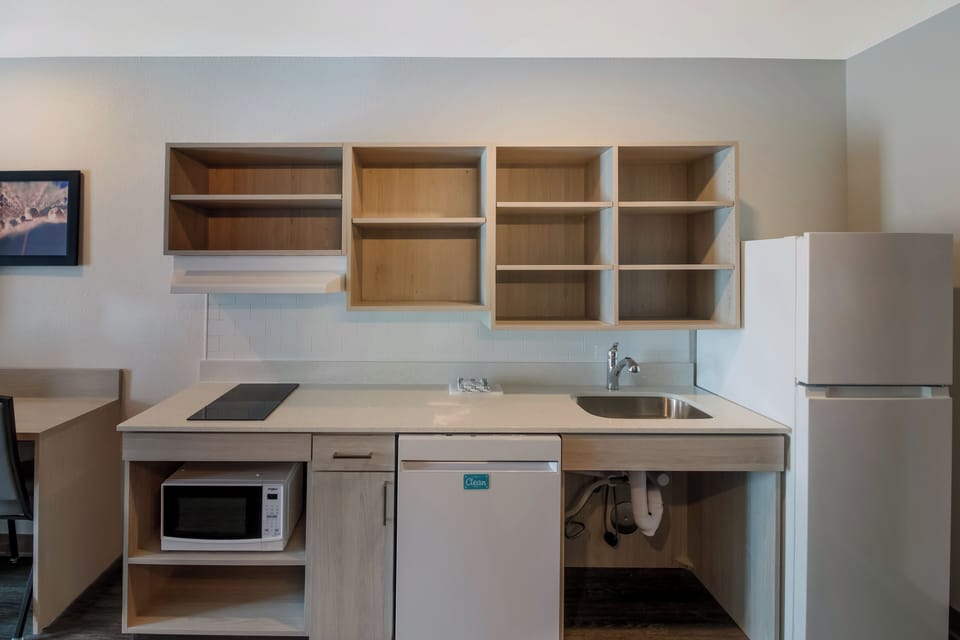 Suite, 1 Queen Bed, Accessible (Roll-in Shower) | Private kitchenette