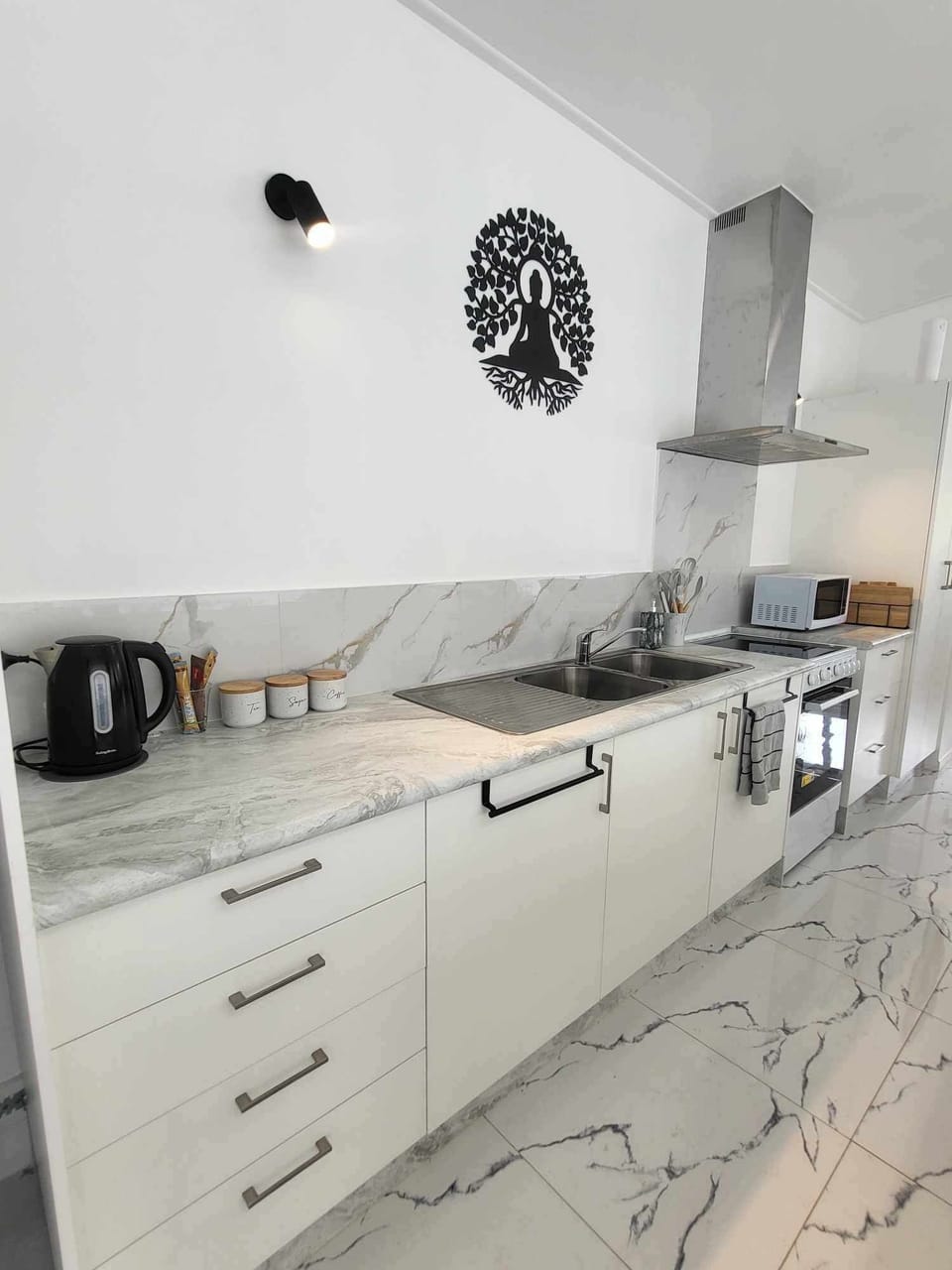 full kitchen