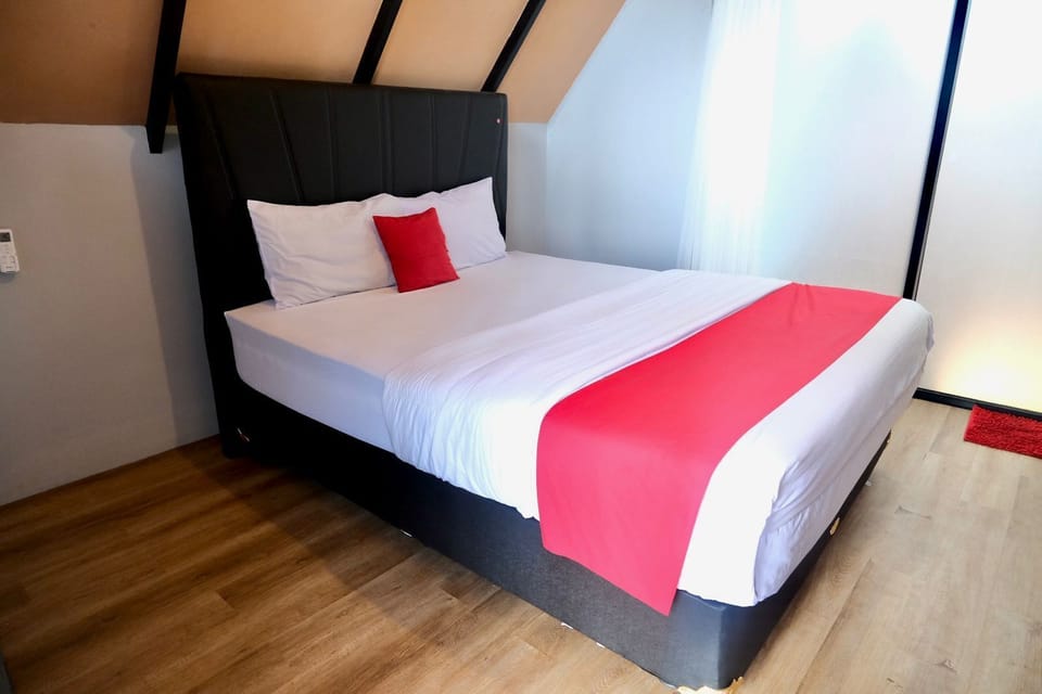 Deluxe Double Room, Garden View | Free WiFi