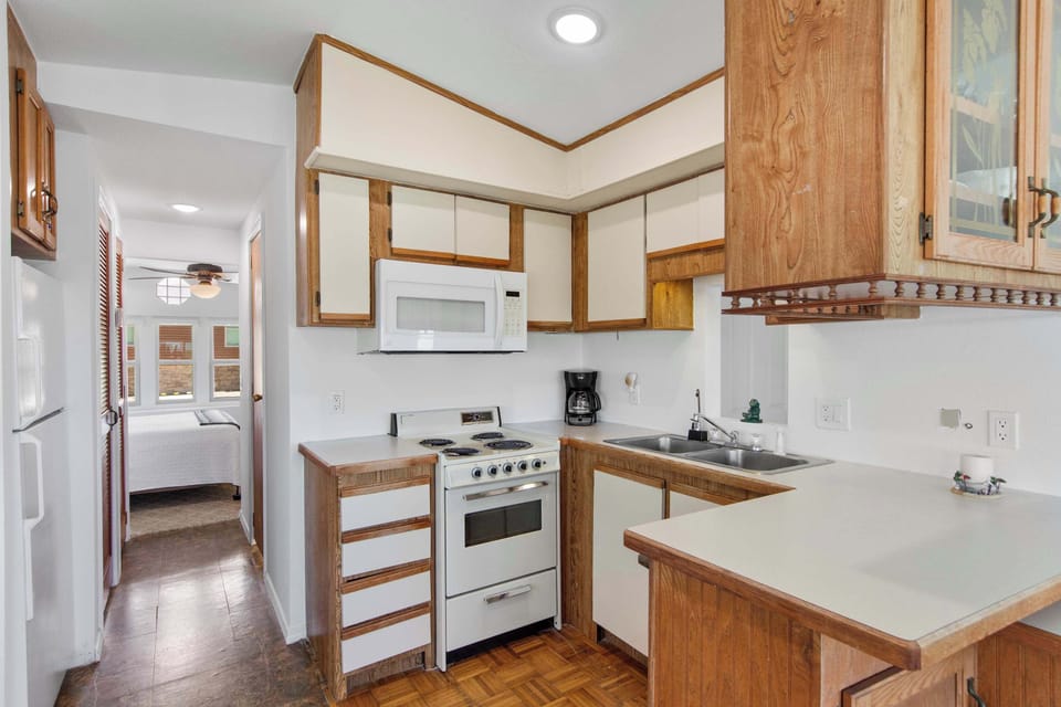 Cook in the full kitchen with everyday essentials