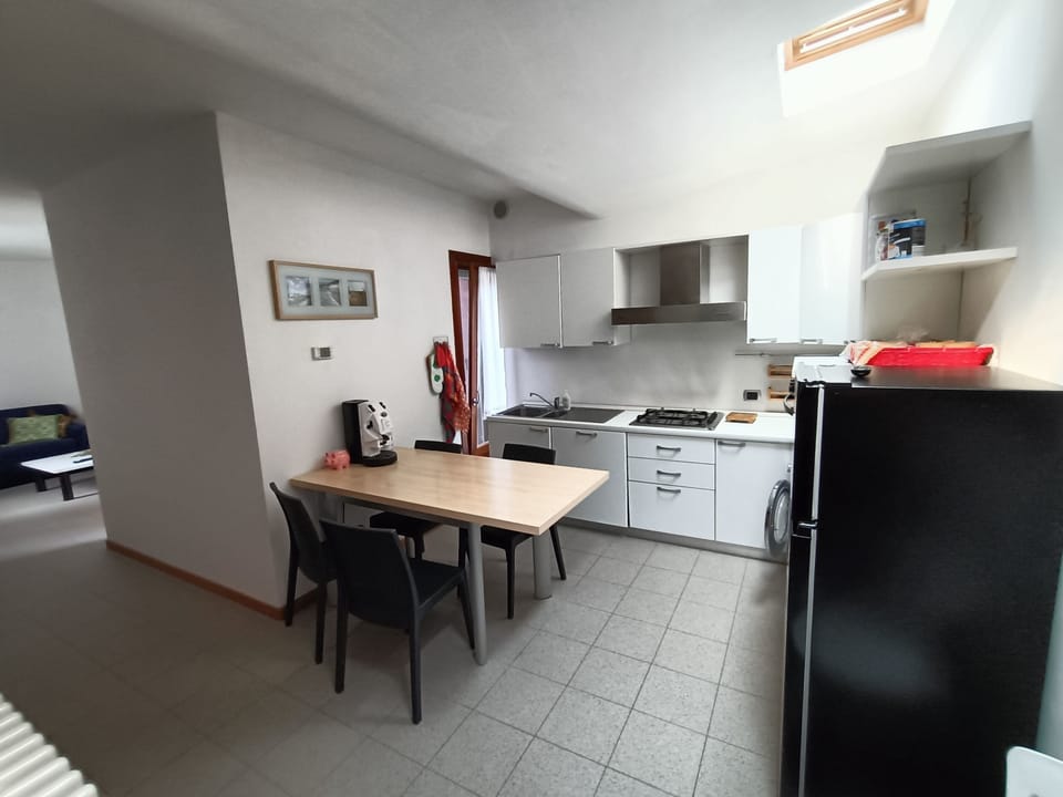 Classic Triple Room | Shared kitchen | Full-size fridge, oven, stovetop, dishwasher