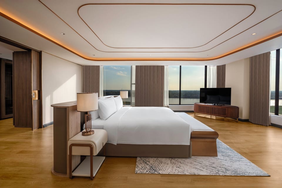 Presidential Suite | Premium bedding, minibar, in-room safe, blackout drapes