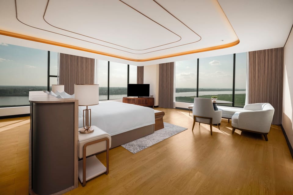 Presidential Suite | Premium bedding, minibar, in-room safe, blackout drapes