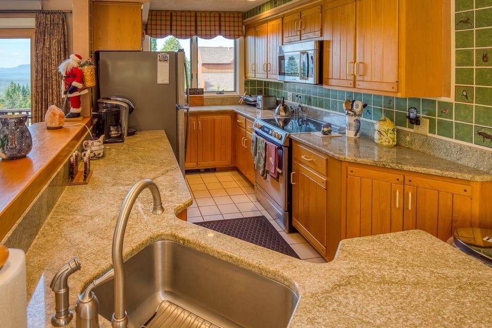 Fully Applianced Kitchen
