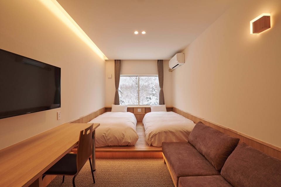 Basic Twin Room, Garden View, Annex Building | Desk, free WiFi, bed sheets