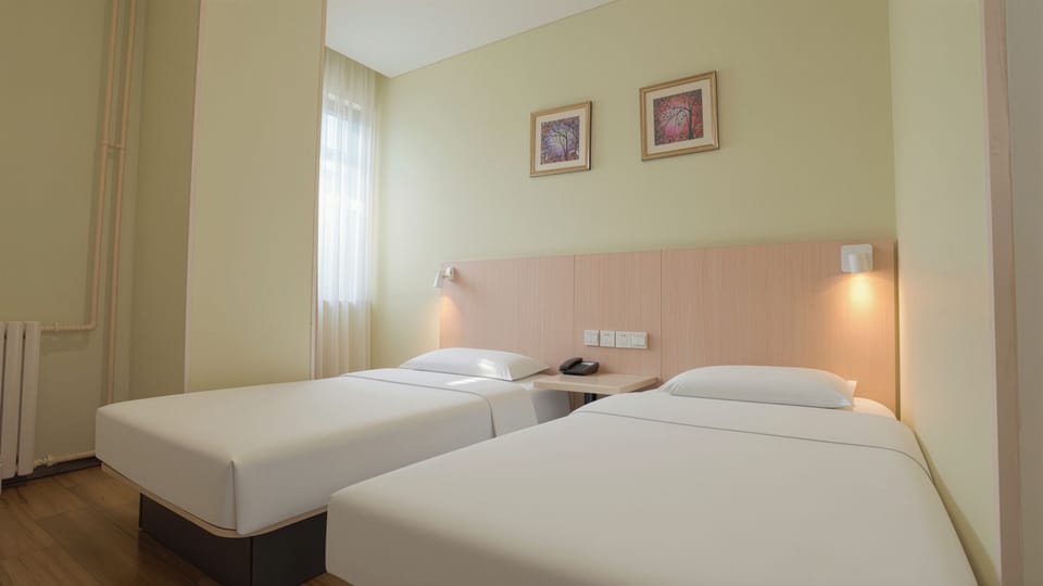 Economy Twin Room | WiFi (free)