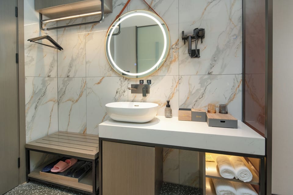 Comfort Twin Room, Multiple Beds, Private Bathroom | Bathroom | Shower, hair dryer, slippers, towels