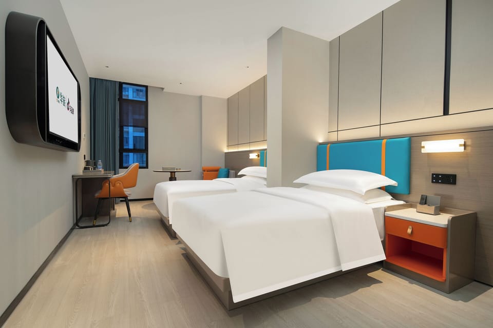 Comfort Twin Room, Multiple Beds, Private Bathroom | Blackout drapes, iron/ironing board, free WiFi, bed sheets