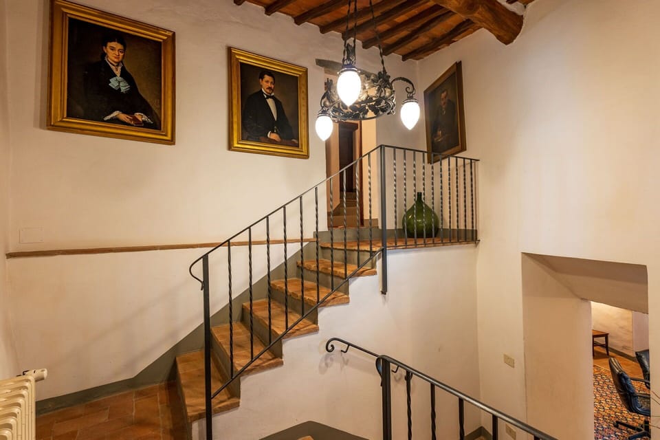 Property, Building, Picture Frame, Plant, Stairs, Wood, Interior Design, Lighting, House, Paint