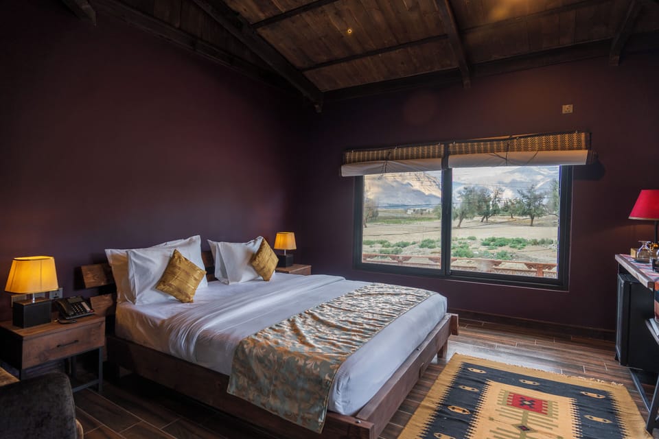 Standard Room, Mountain View | In-room safe, WiFi (free), bed sheets