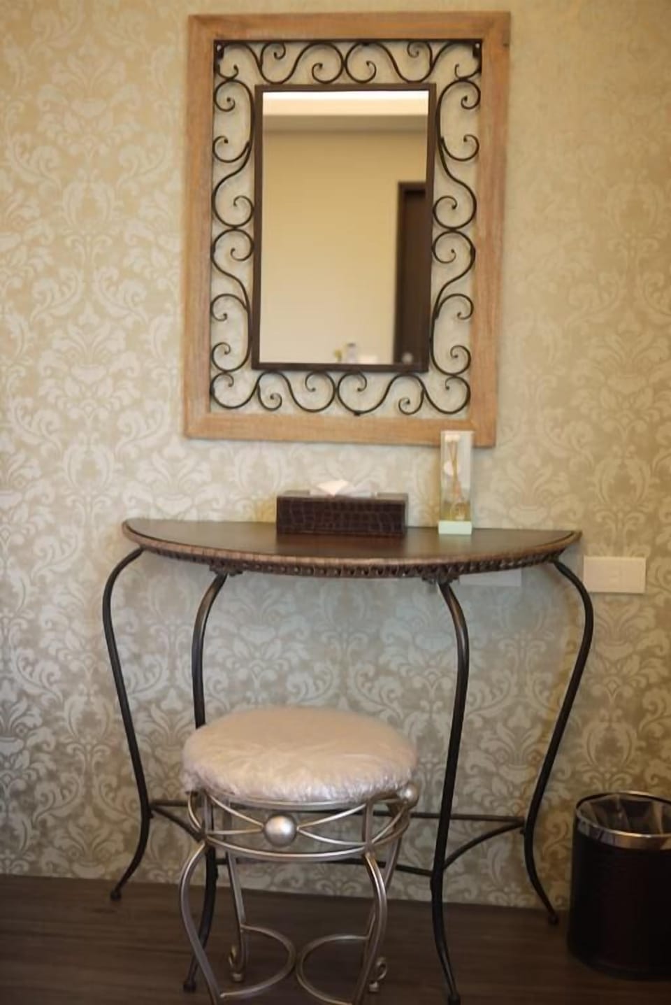 Double Room, Bathtub, Mountain View | Room amenity