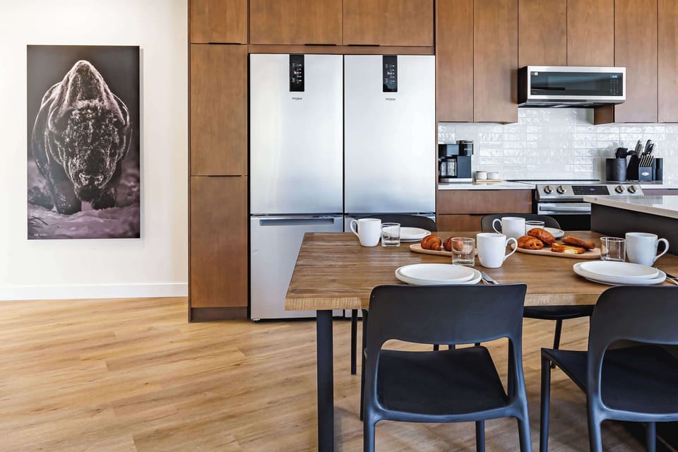 Cook, dine, and unwind in this well-appointed kitchen.
